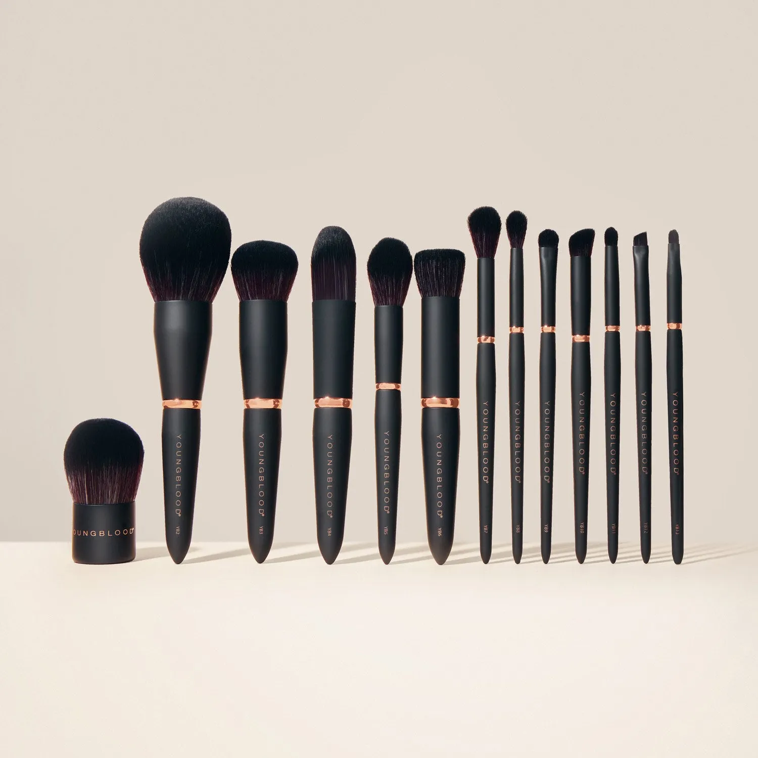 YB12 Line Perfecting Luxe Brush