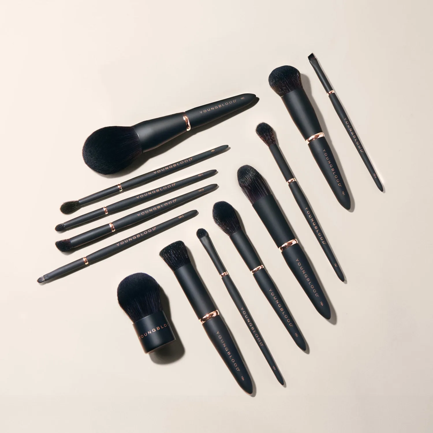 YB12 Line Perfecting Luxe Brush